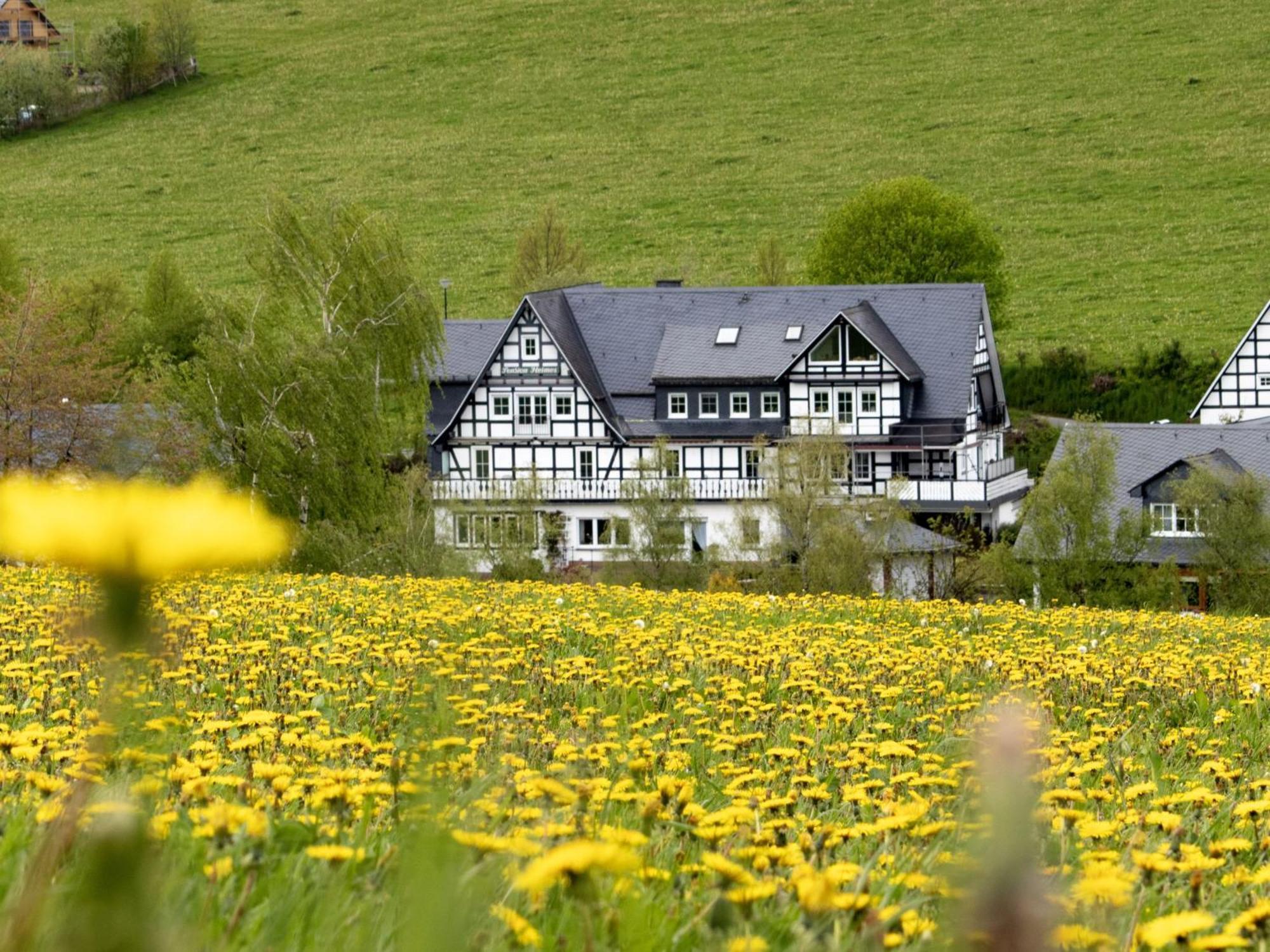 Ruebenkaempers Ferienwohnungen Schmallenberg Exterior photo